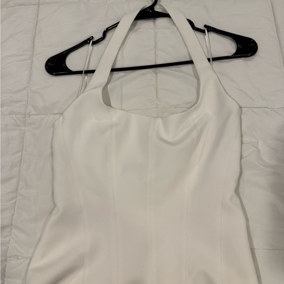 Elegant White Halter top - Picture 3 of 4